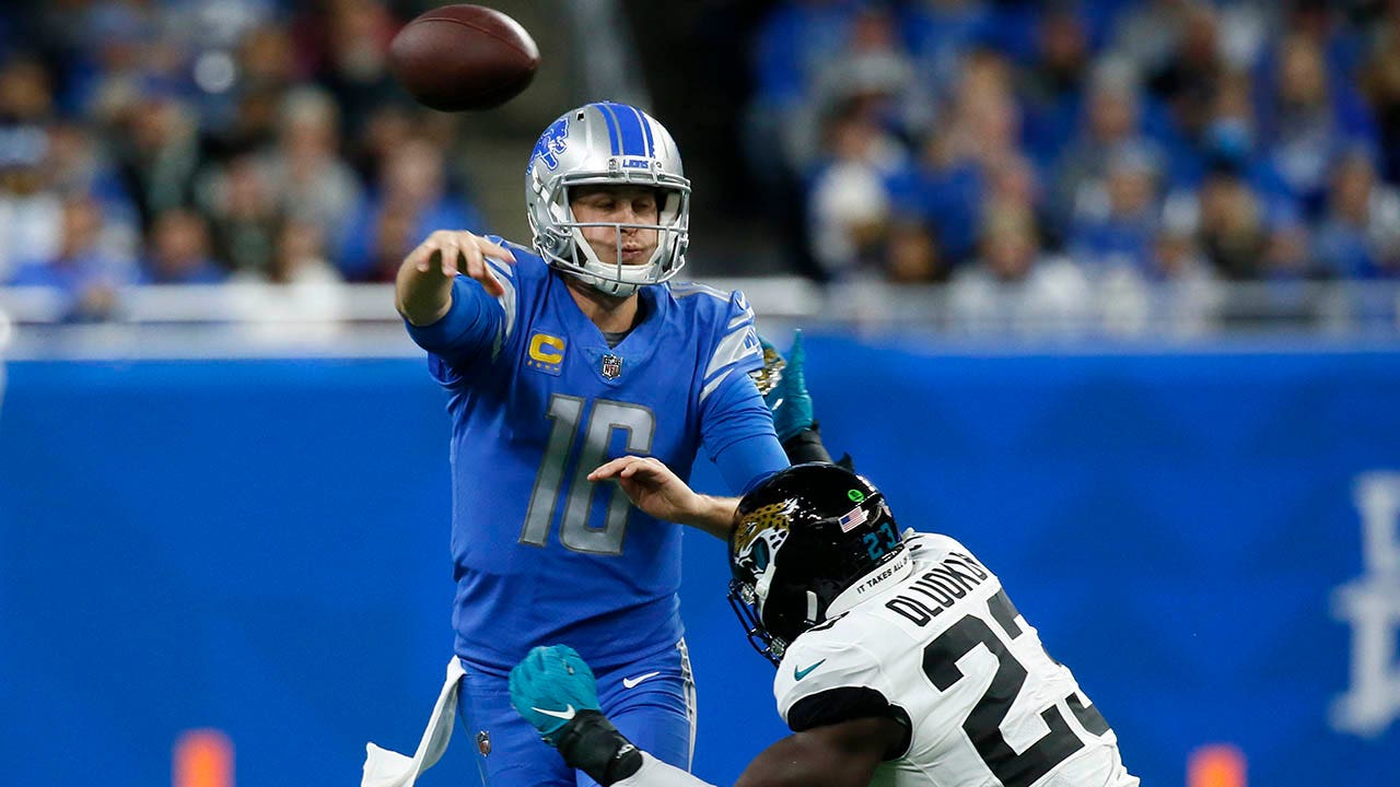 Jared Goff shines as Lions rout Jaguars