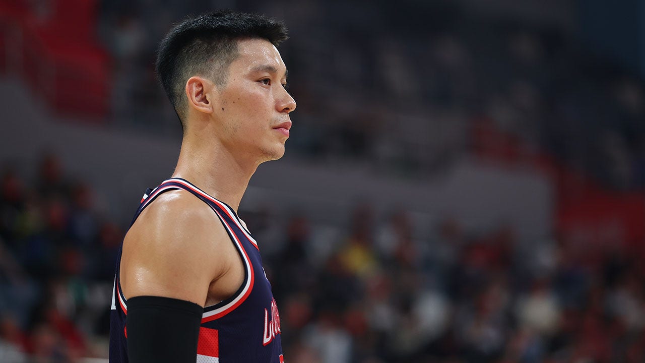 L’ancienne star de la NBA Jeremy Lin a été condamnée à une amende pour avoir fait des commentaires « inappropriés » sur COVID en quarantaine