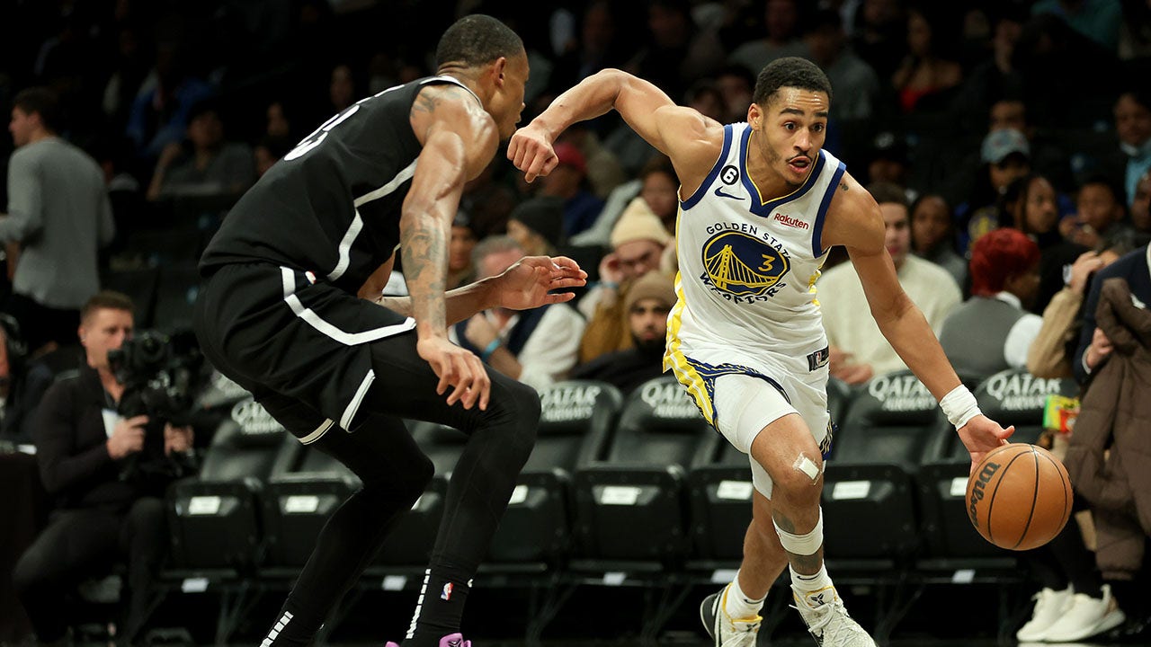 Jordan Poole of the Golden State Warriors drives to the basket during  News Photo - Getty Images