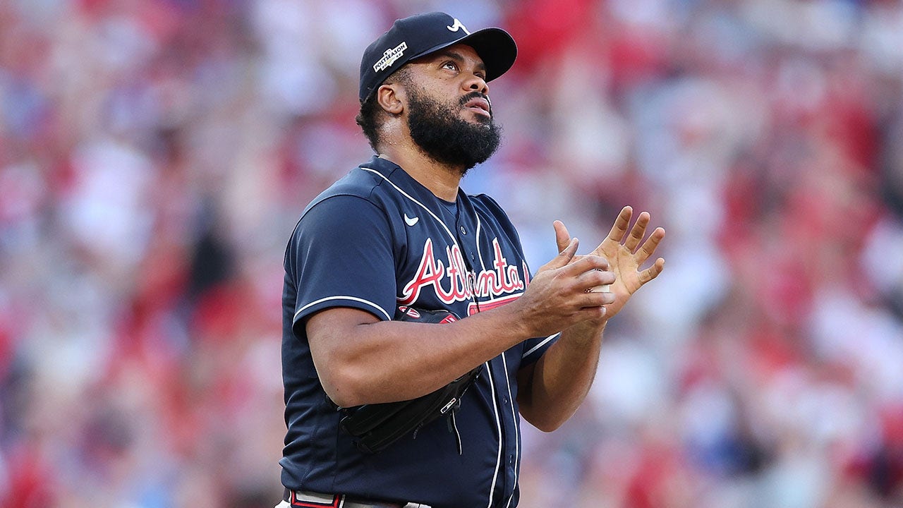 Red Sox sign veteran closer Kenley Jansen to multi-year contract