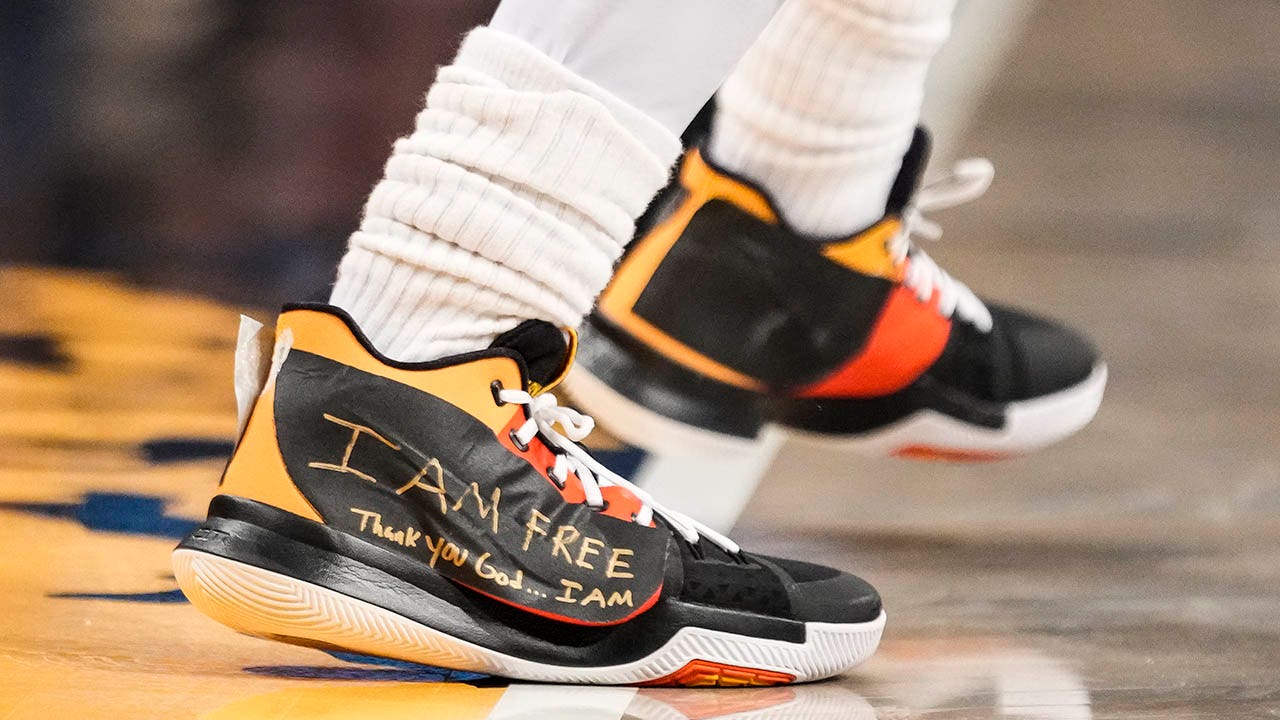 Nets Kyrie Irving Writes Message On Sneakers After Nike Split I AM 