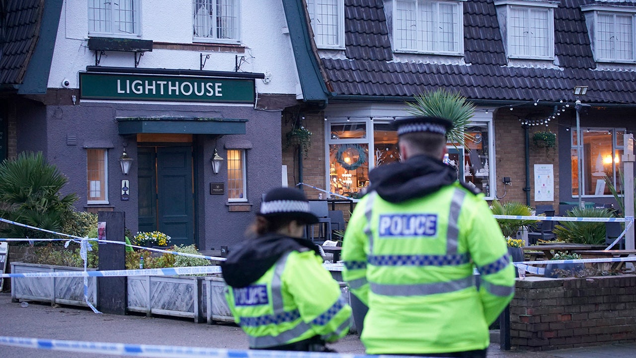 UK pub shooting leaves 1 dead on Christmas Eve