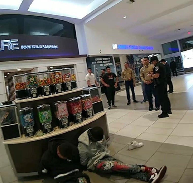 News :California Marine recruiters help take down smash and grab suspects in Los Angeles-area mall