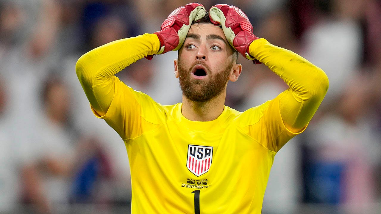 World Cup 2022: USMNT defeats Iran, moves on to round of 16