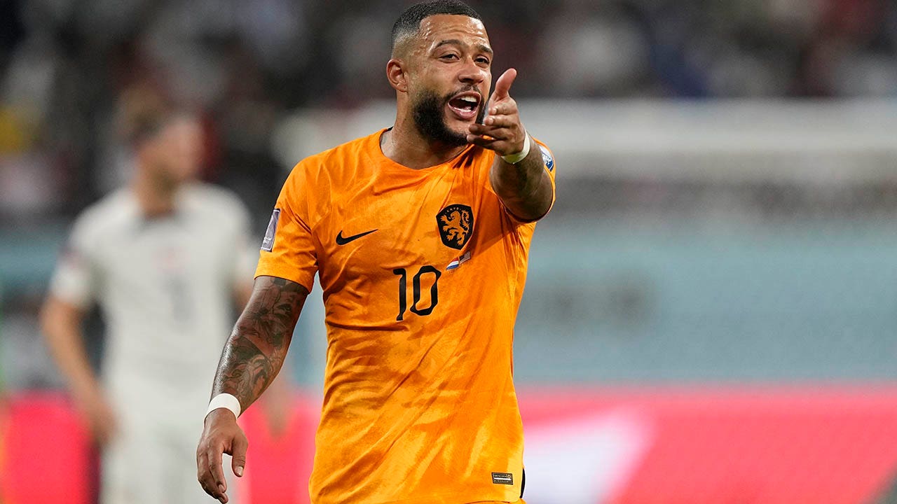 World Cup 2022: Memphis Depay trolls Charles Barkley following the  Netherlands' win over US