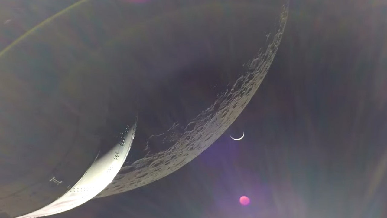 Le vaisseau spatial Orion de la NASA capture une vidéo époustouflante de la lune et de la Terre