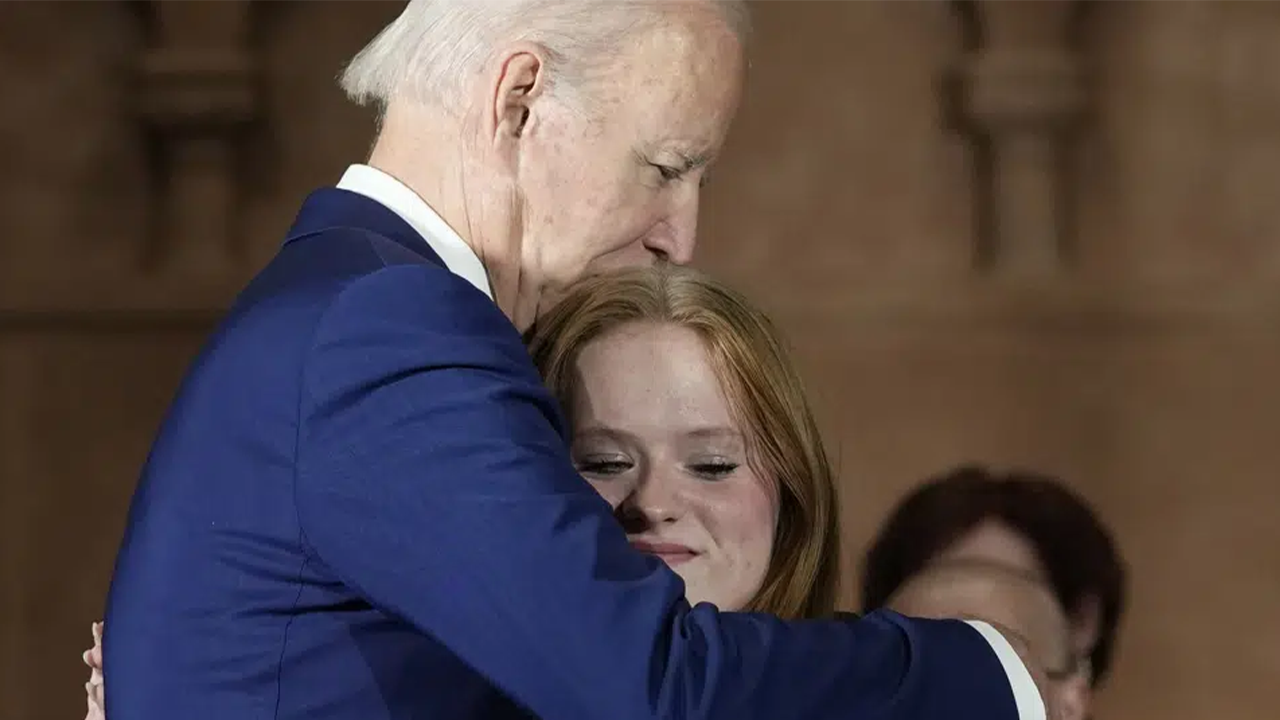 Sandy Hook 10 años después: Biden dice que EE. UU. debería tener ‘culpa social’ por la violencia armada