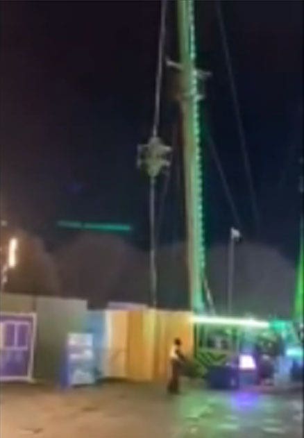 2 teens rescued from UK slingshot ride after bungee cord snaps: reports