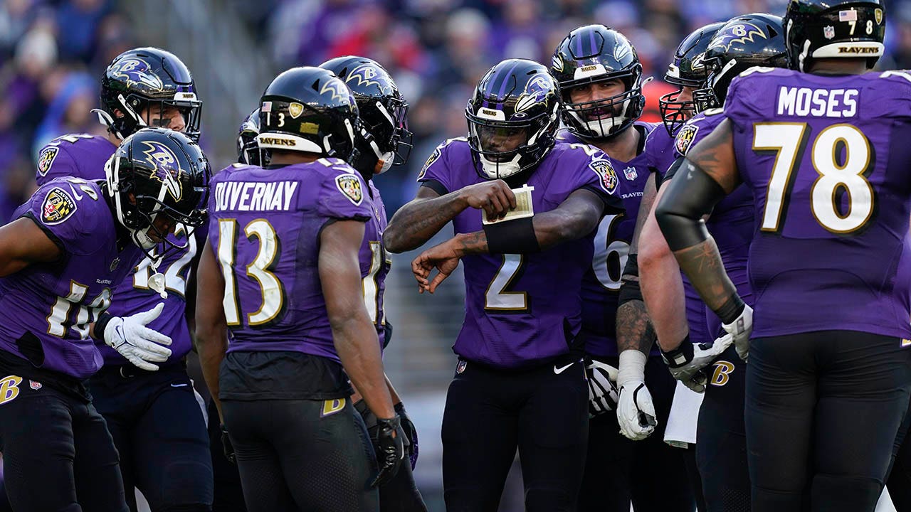 Ravens hopeful on Lamar Jackson injury, confident in Huntley - The San  Diego Union-Tribune