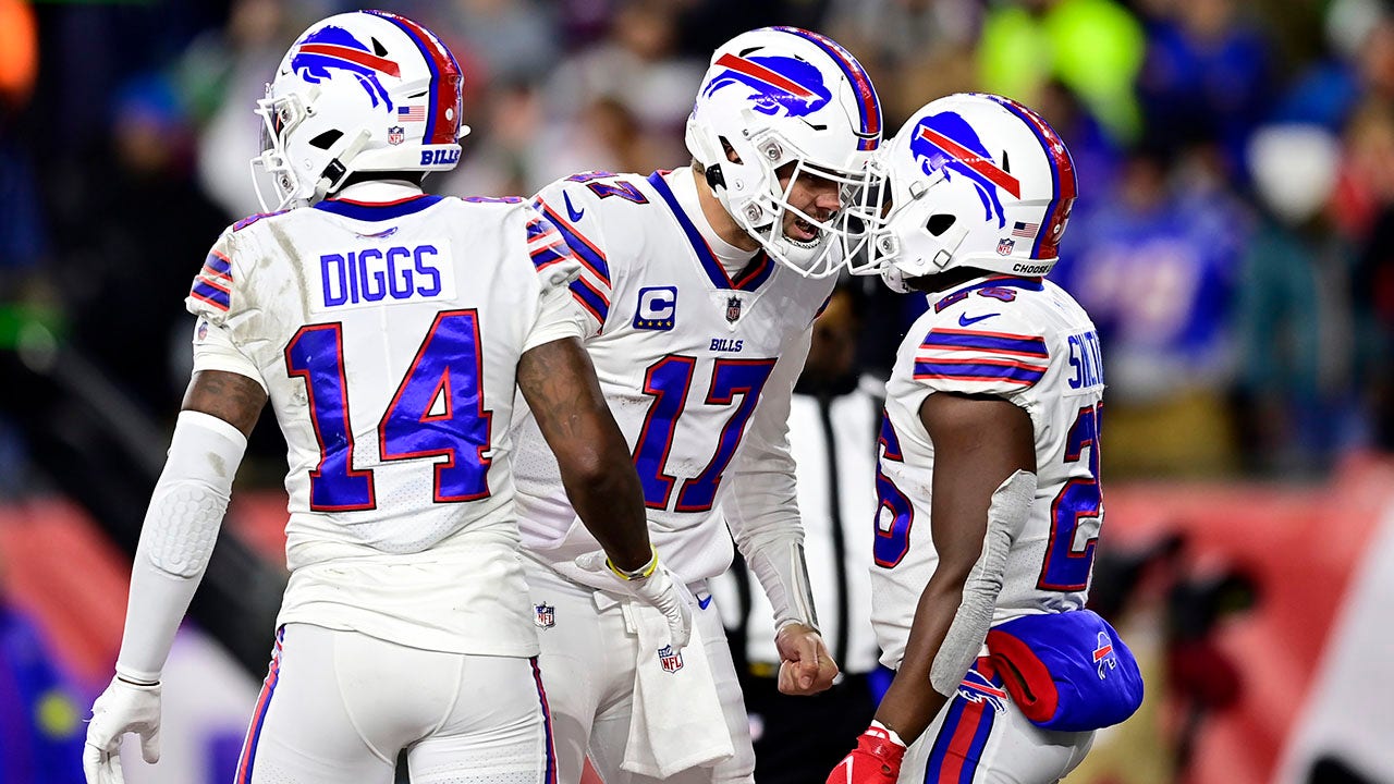 Bills beat AFC East rival Patriots as New England offense sizzles at home