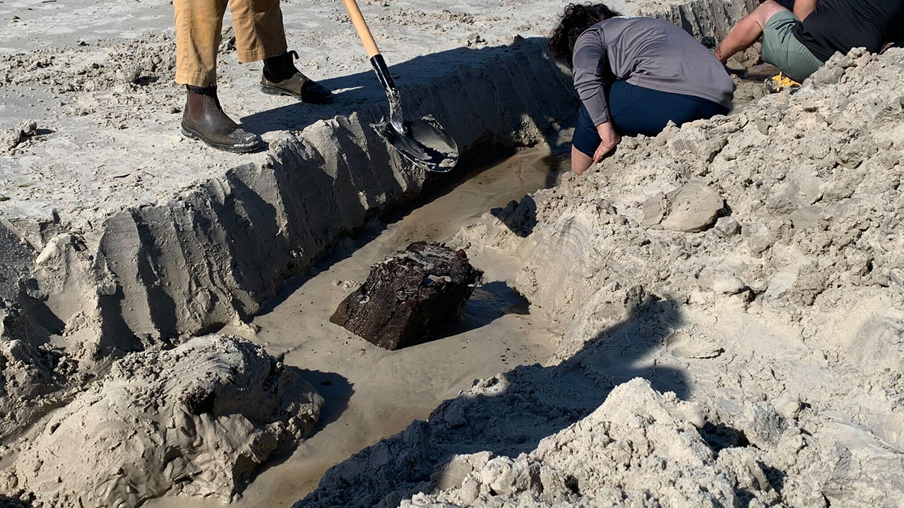 News :Florida beach’s mystery debris uncovered by Hurricane Nicole likely shipwreck from 19th century