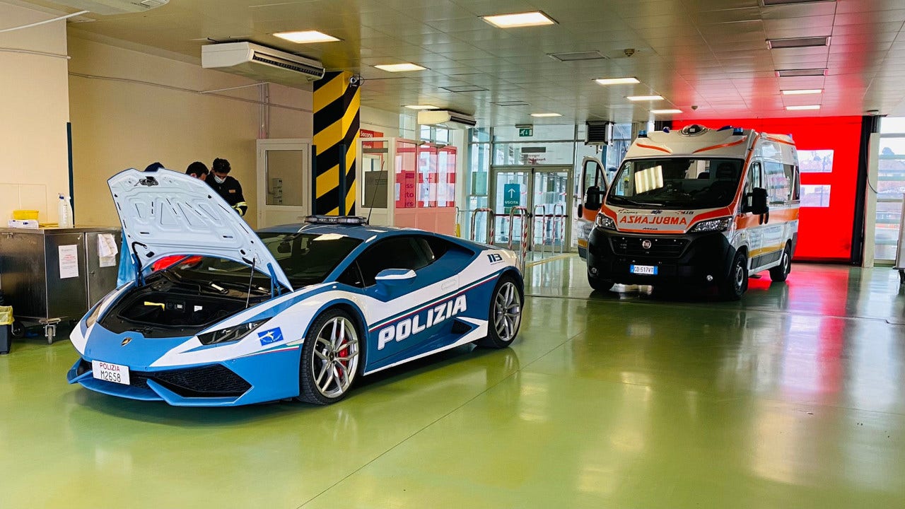 Italian police use souped-up Lamborghini to deliver kidneys to transplant recipients