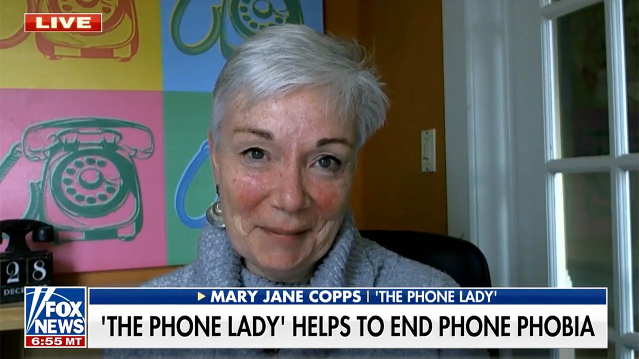 Gen Z won't talk on phone — now, 'The Phone Lady' is on a mission