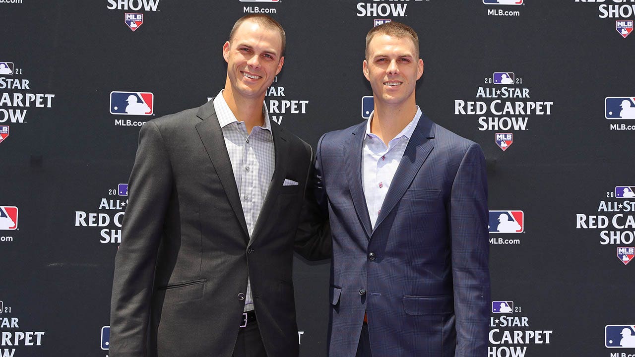 ⚾️ Two brothers played against each other in the MLB for the first tim, MLB