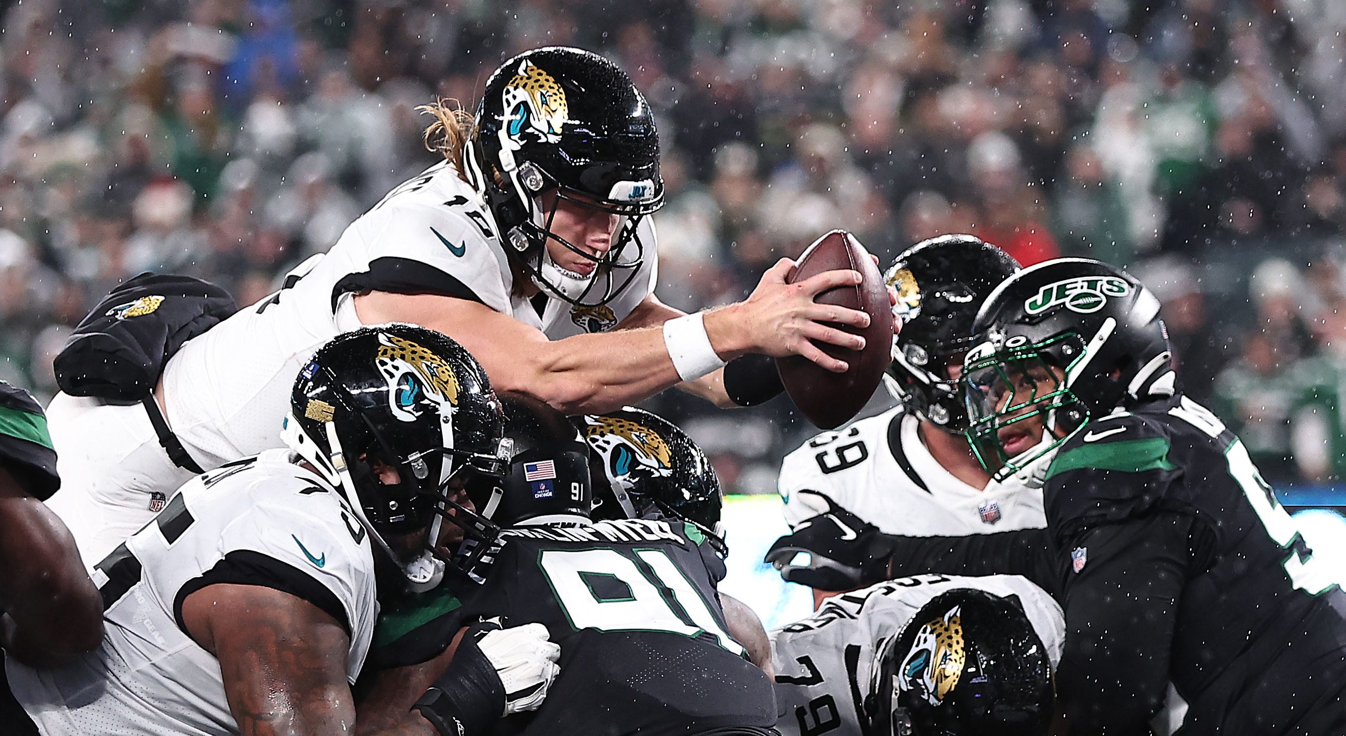Jaguars collect third straight win as Jets bench Zach Wilson again after  brutal performance
