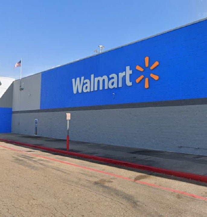 Arkansas woman killed by authorities after taking Mississippi Walmart employee hostage