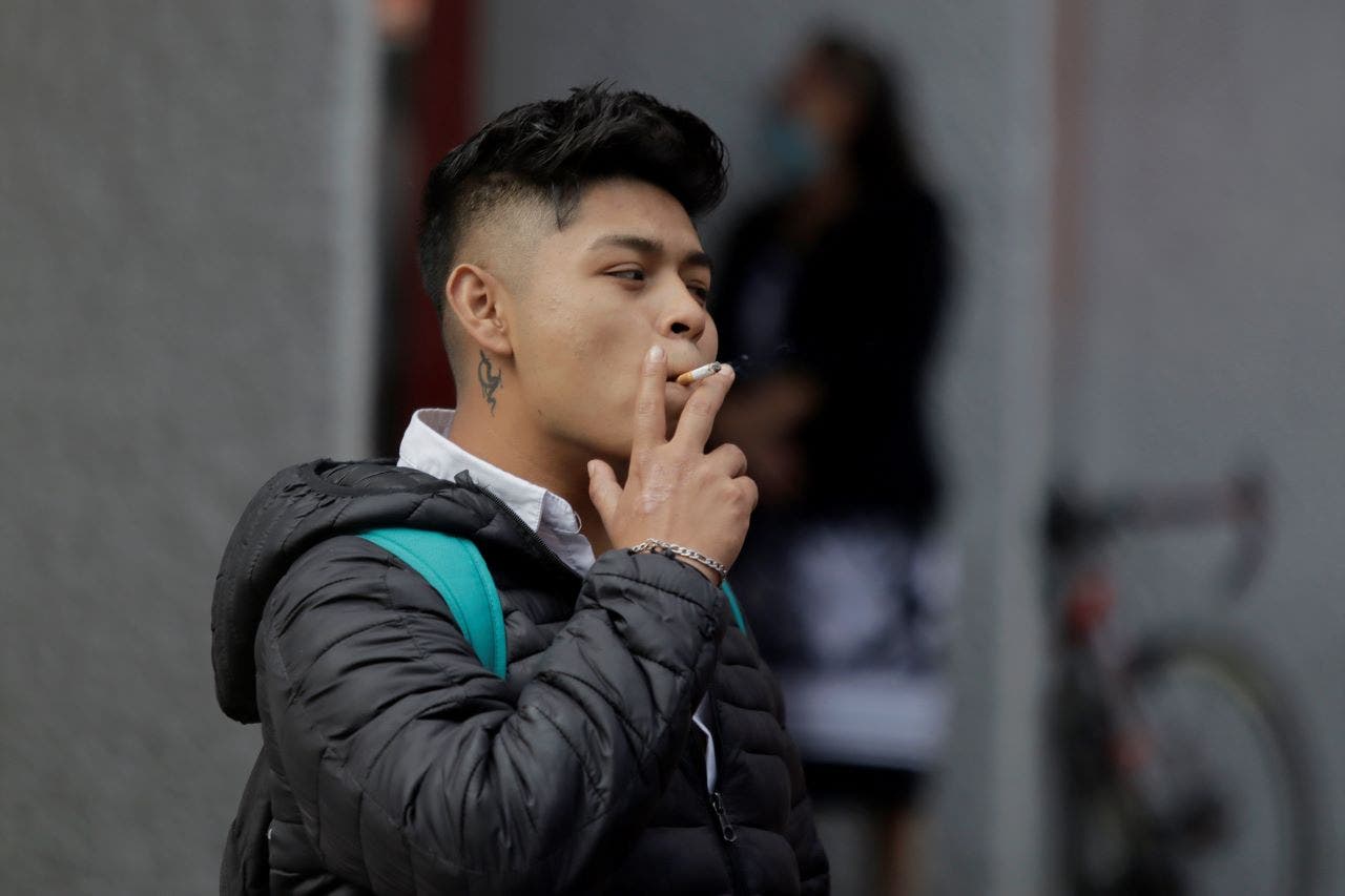 Mexico law bans smoking on beaches, all public places with fines up to 550