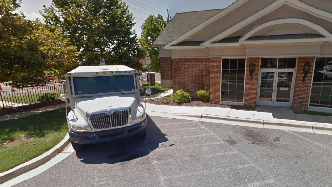 masked-men-armed-with-rifle-handgun-rob-brink-s-armored-truck-in