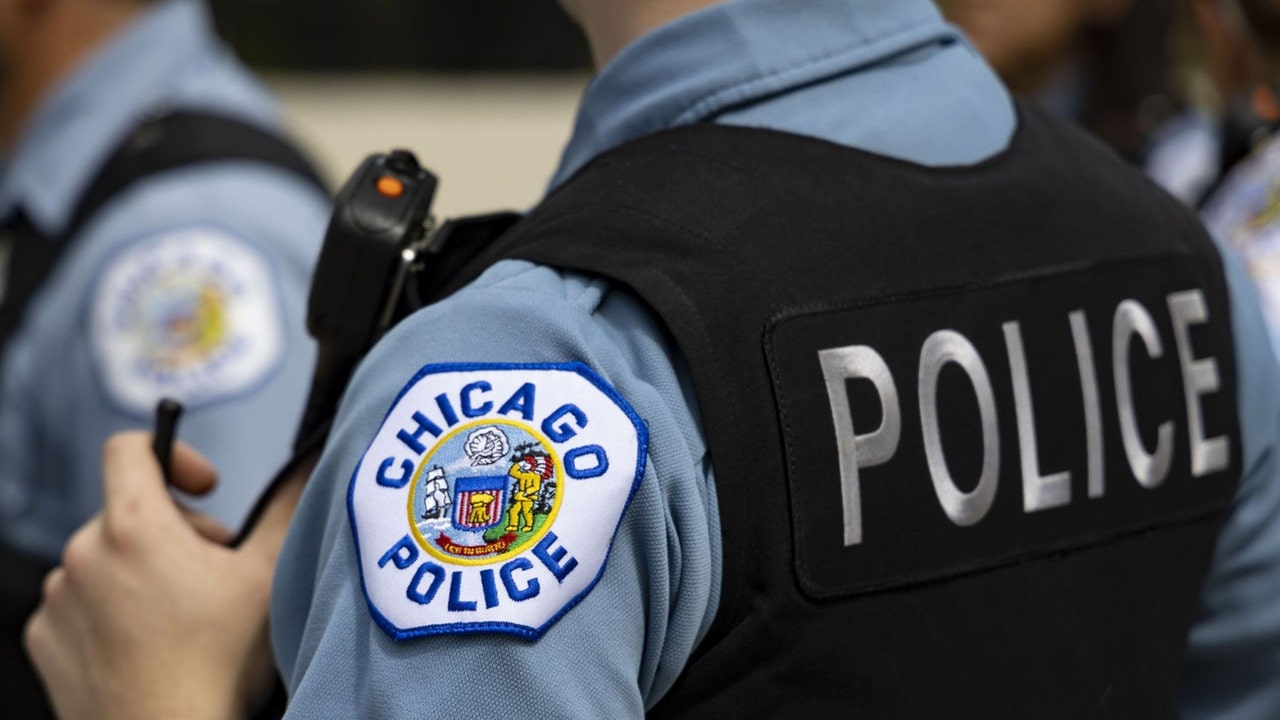 Chicago police officer wounded, 26-year-old man killed in traffic stop shooting