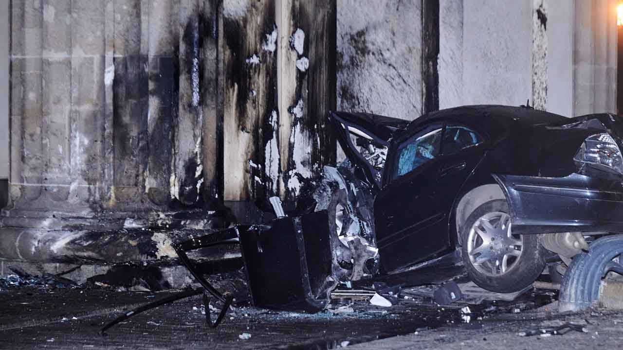 Polish man dies after crashing car into the Brandenburg Gate in Berlin, Germany