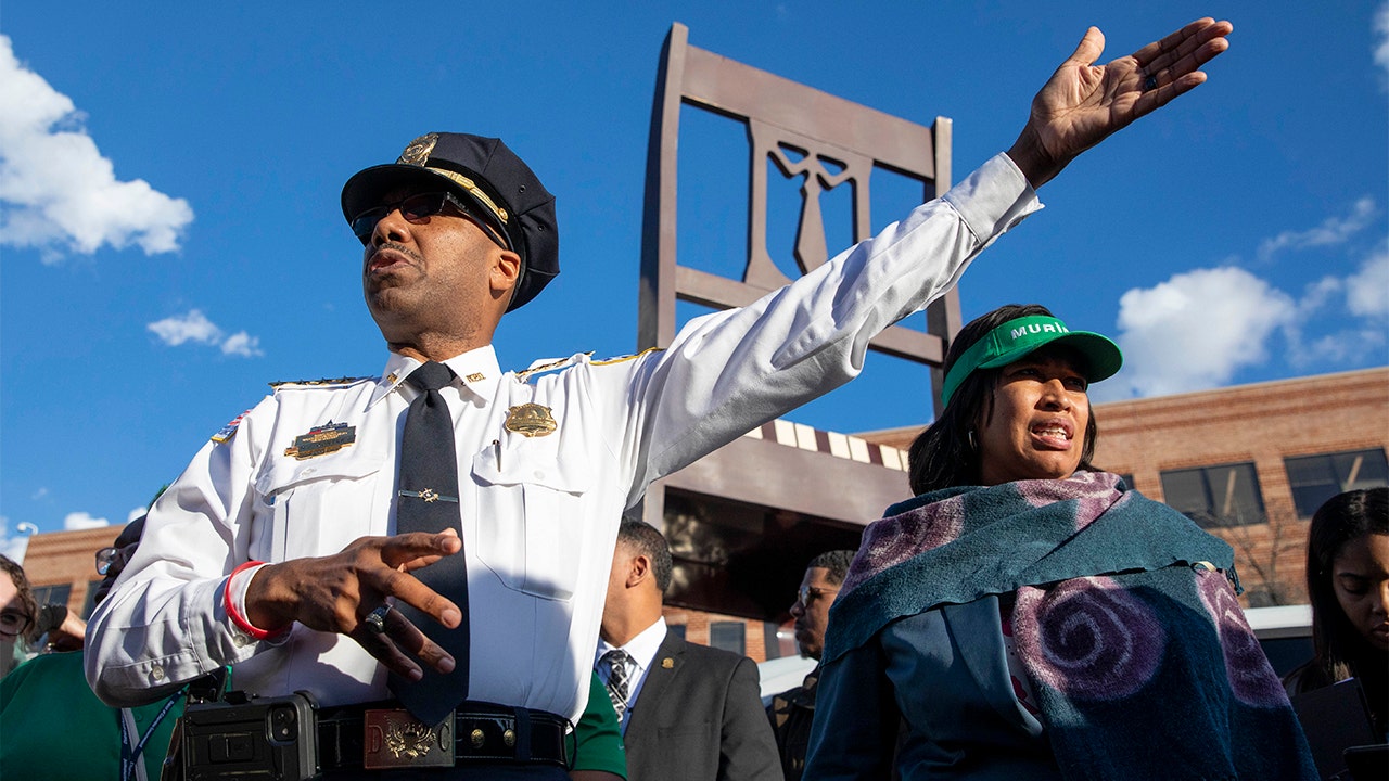 DC police chief gets passionate in crime meeting: 'Something going on within the culture of our young people'