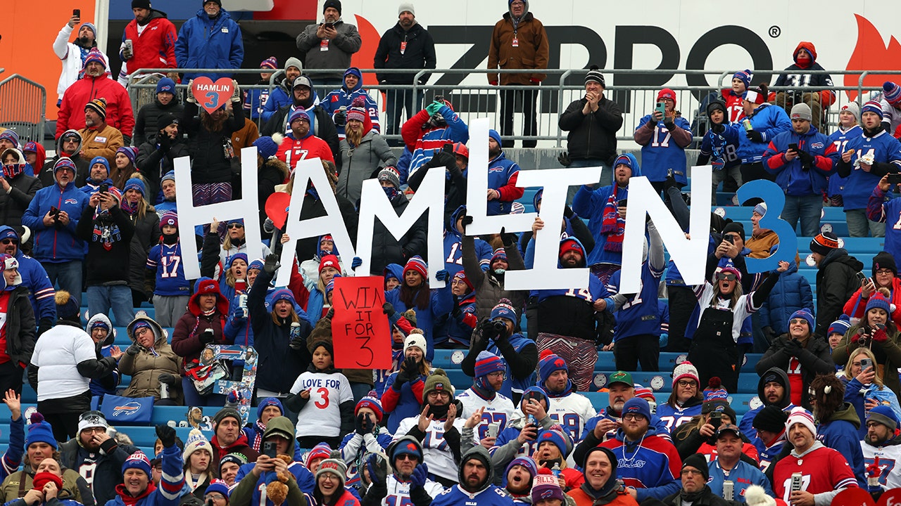 Damar Hamlin honored at first Buffalo Bills game since his cardiac arrest