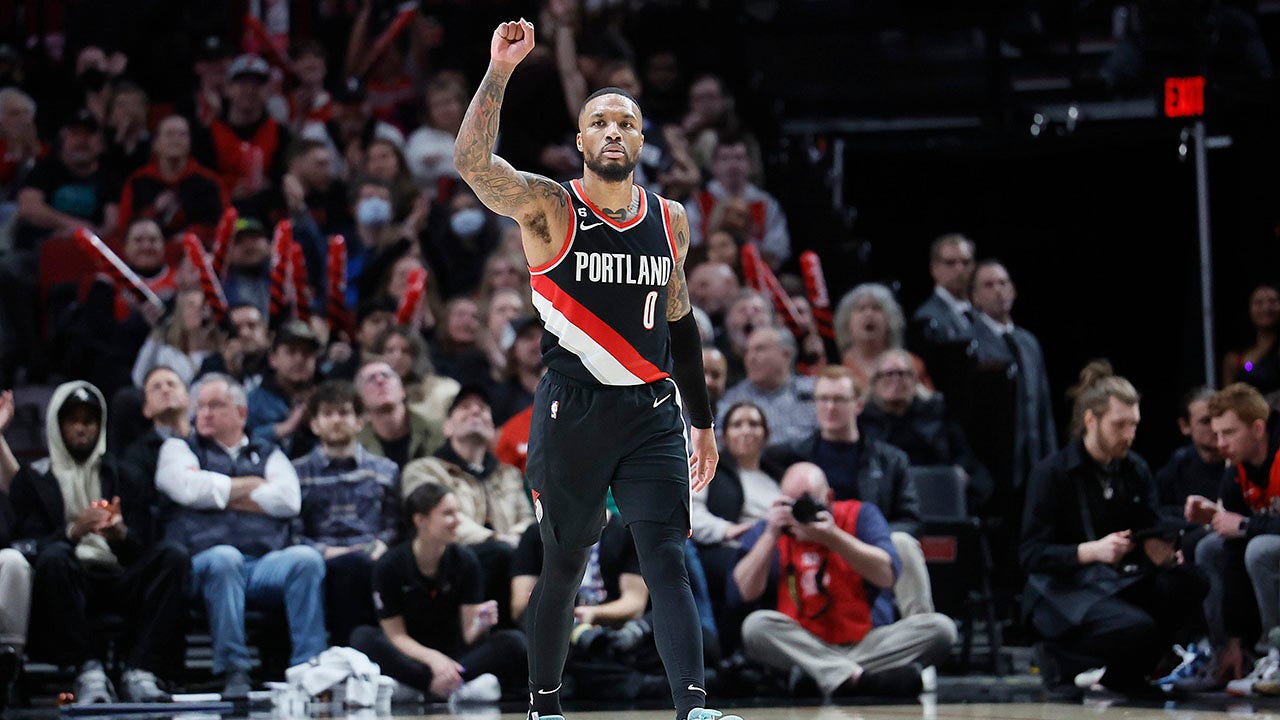 Trail Blazers All-Star guard Damian Lillard delivers 60-points in historic performance