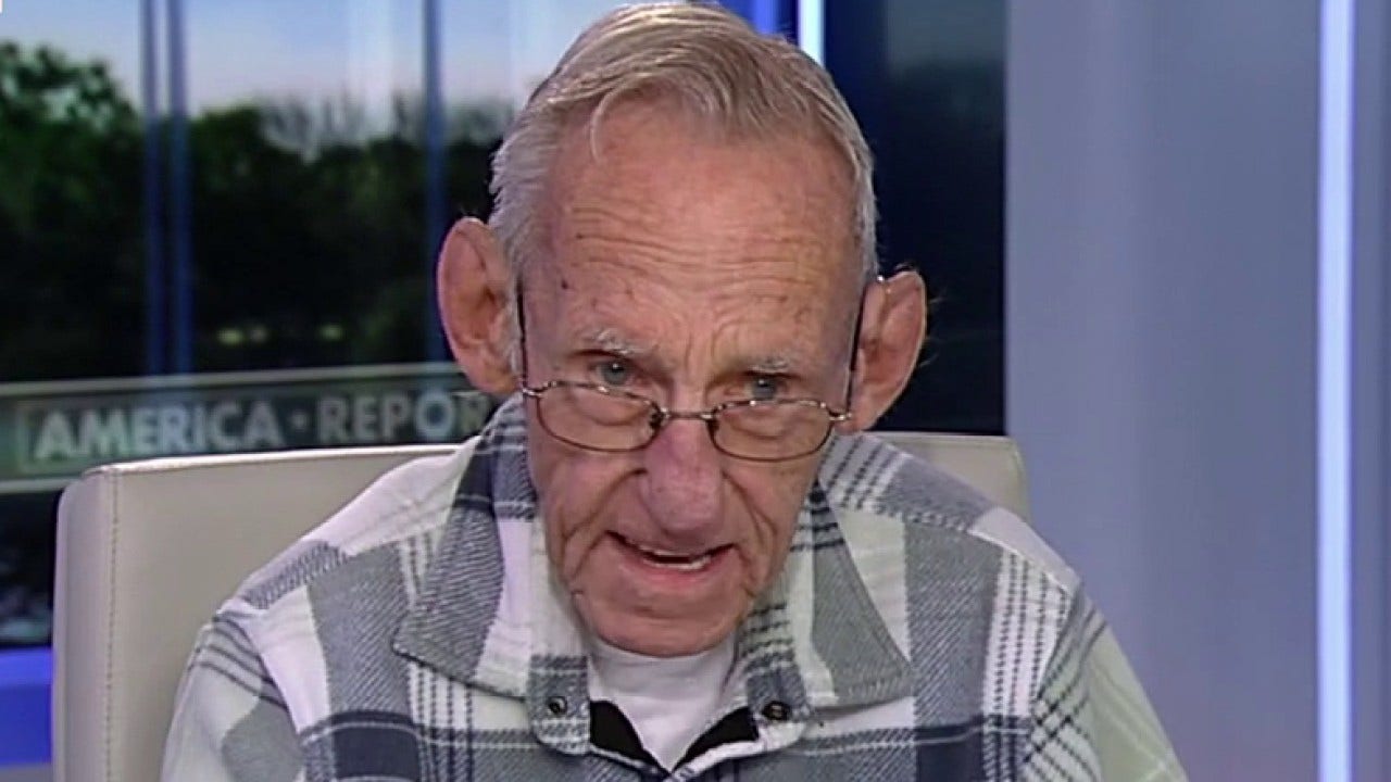 Elderly veteran-Walmart worker retires, grateful after GoFundMe donation: 'I'm like a bird out of a cage now'