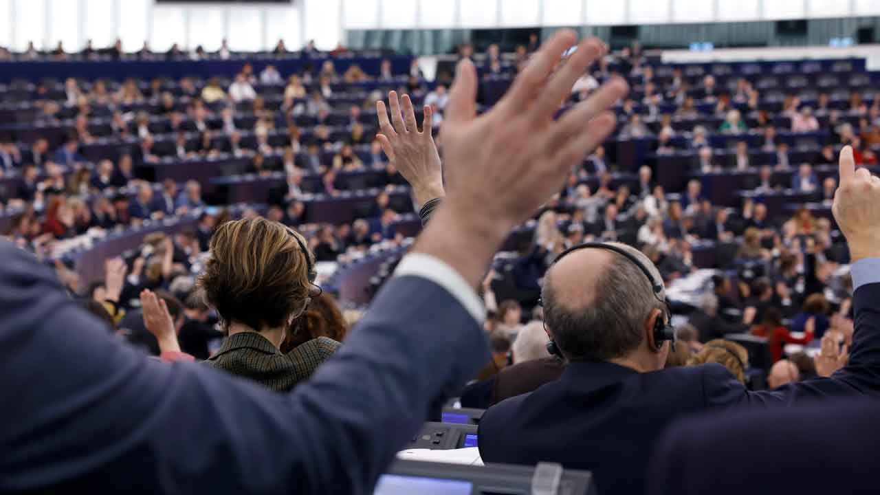 European Parliament calls for Iran's Revolutionary Guard to be put on the EU's terrorist list