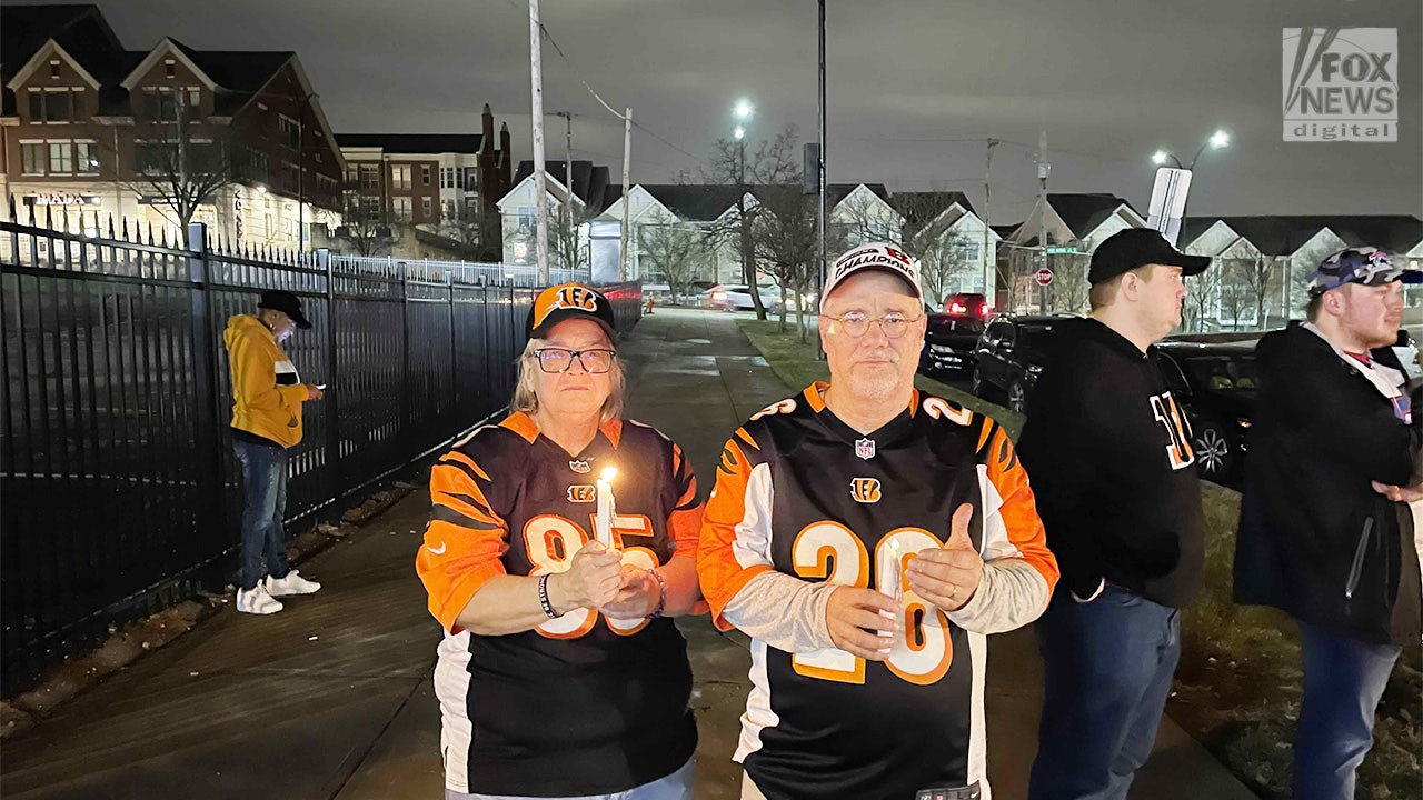 Love, Cincinnati': Ohio man leaves 'perfectly good table to break' for Bills  fans in OP