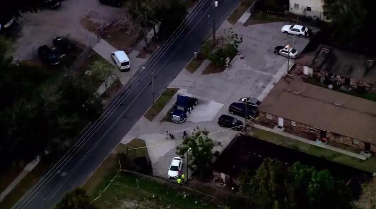 News :Florida mass shooting suspect leads police on chase, killed after carjacking