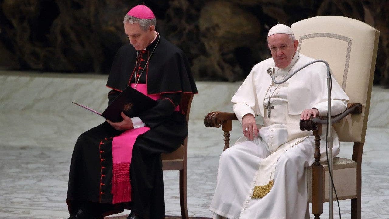 Pope Francis warns church cannot become ‘progressive’ or ‘conservative’ ‘political party’