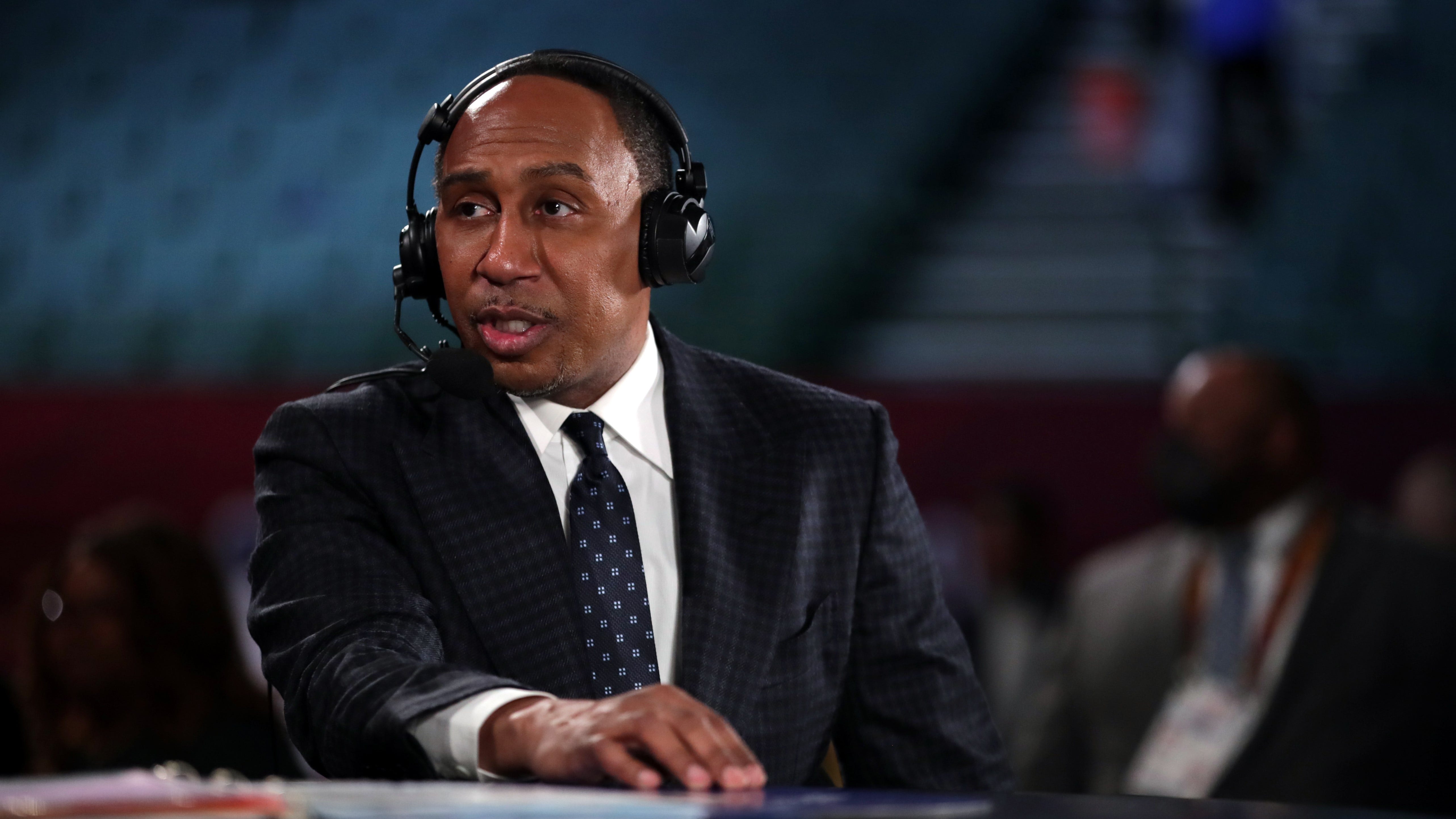 ESPN host rips sports-politics 'hypocrisy,' but says athletes should understand issues