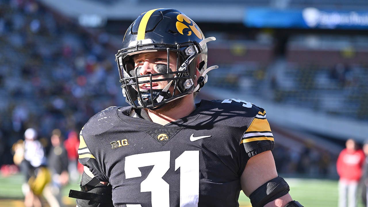 Bees player buys own jersey to honor grandfather who died from