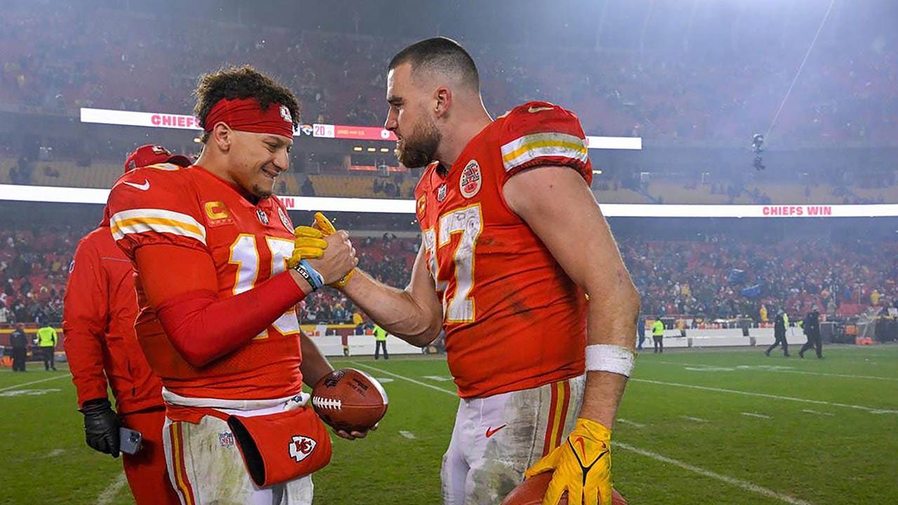 Chiefs' Travis Kelce reveals reason for wiping spit on Patrick Mahomes'  jersey: 'Crazy that they caught me'
