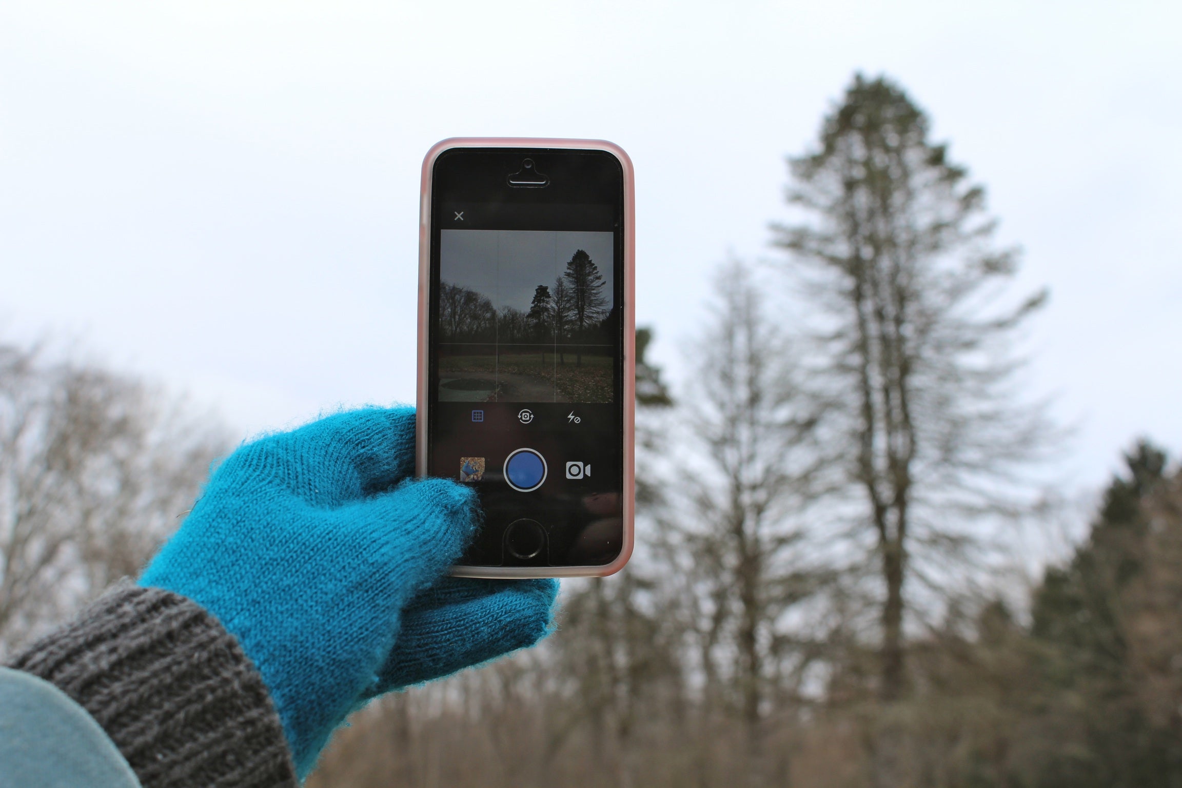 Top 8 absolute best winter gloves that work on your touch screens