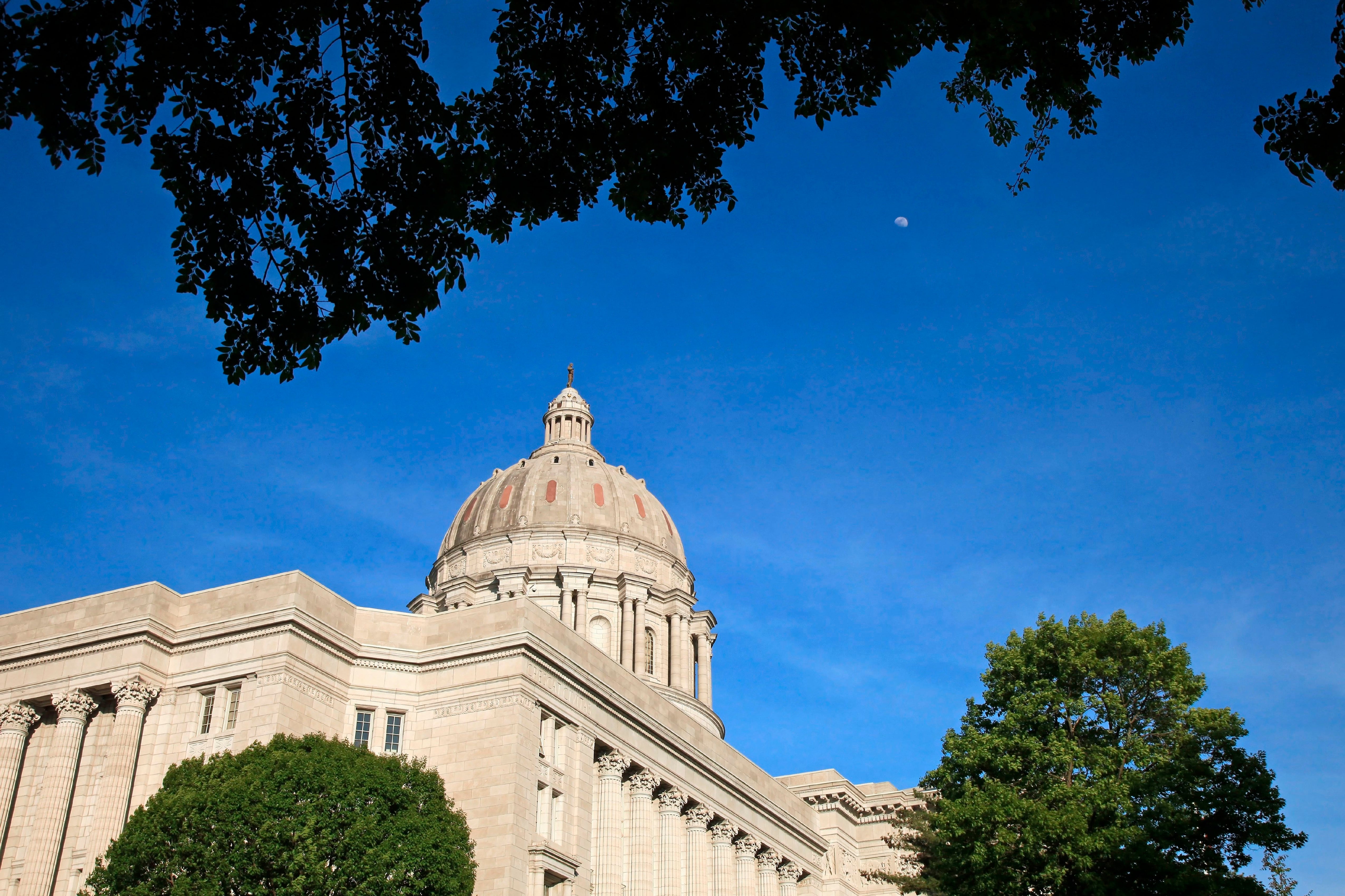 Missouri lawmakers vote to expand tax credit-backed private school scholarships
