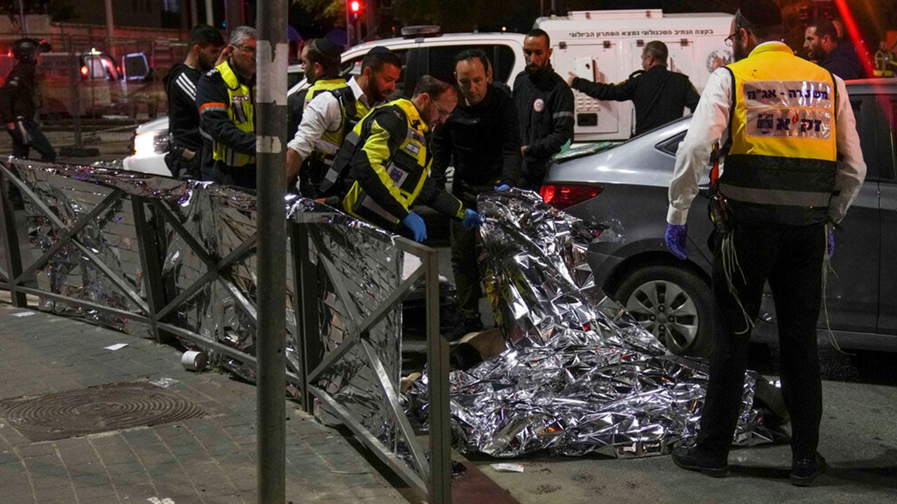 Israël « accélère » la délivrance de permis d’armes à feu après une fusillade mortelle près d’une synagogue à Jérusalem