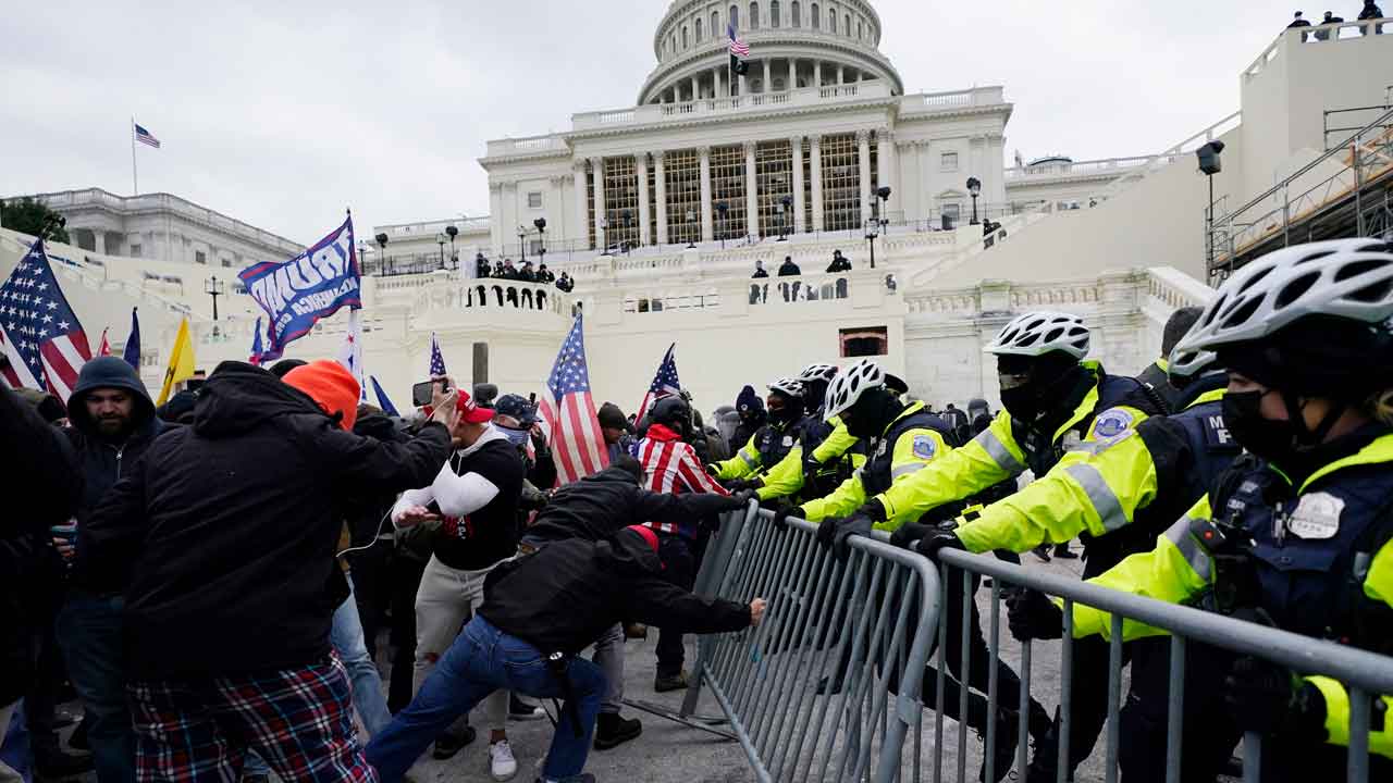 News :Second Oath Keeper sentenced to 12 years in prison for Jan. 6 Capitol riot