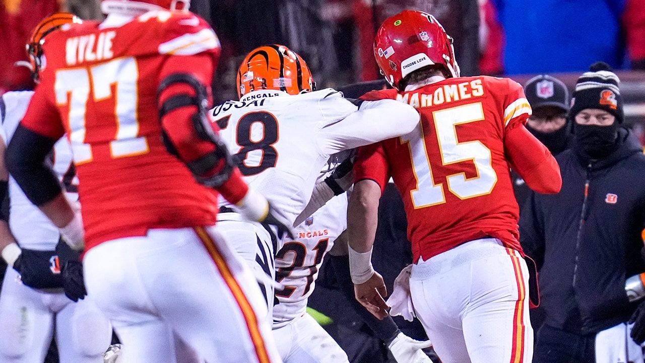 After Bengals lose Boyd to ejection for fighting offense punchless