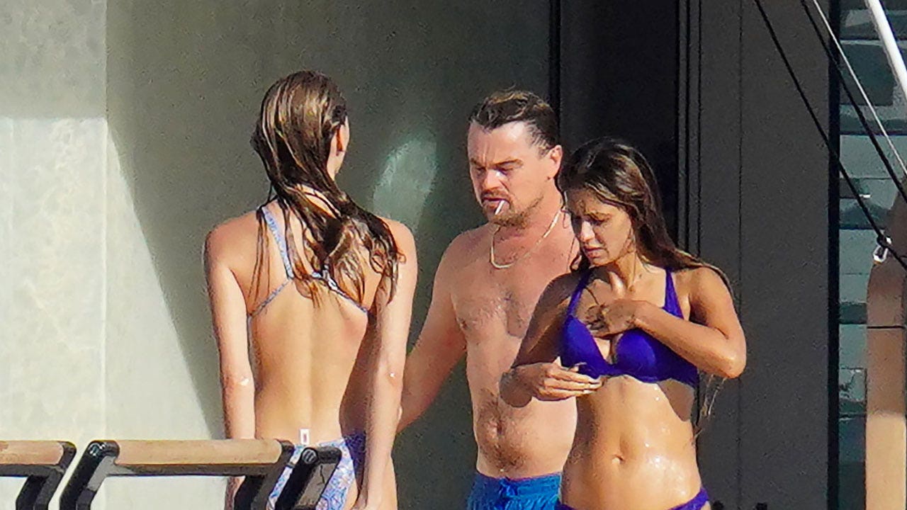 leonardo dicaprio on yacht with models