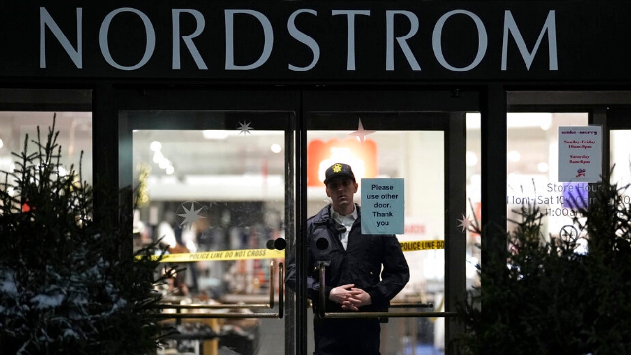 Teen arrested in Mall of America fatal shooting, mother allegedly drove him to Georgia after Nordstrom melee