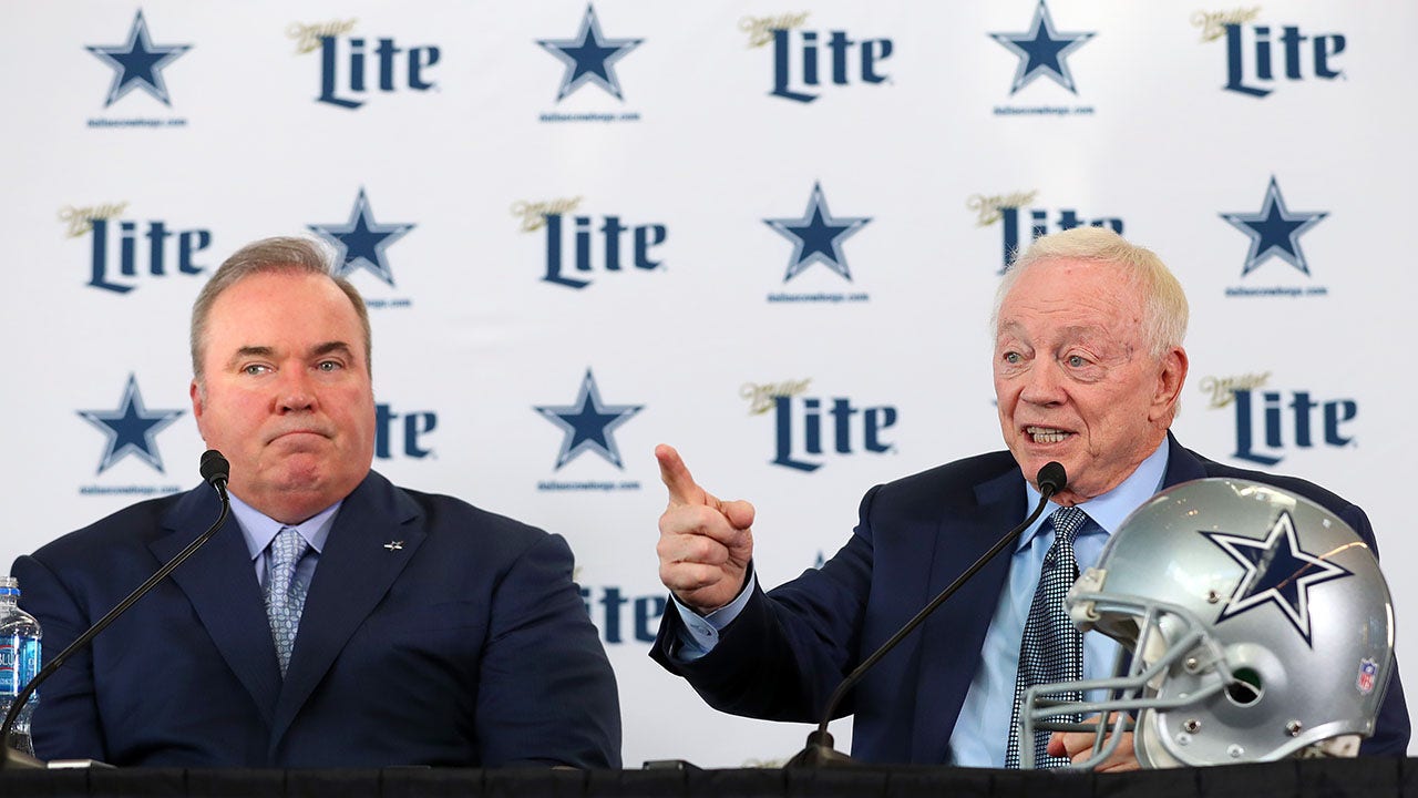 Cowboys owner Jerry Jones gives Mike McCarthy vote of confidence ahead of NFL playoffs