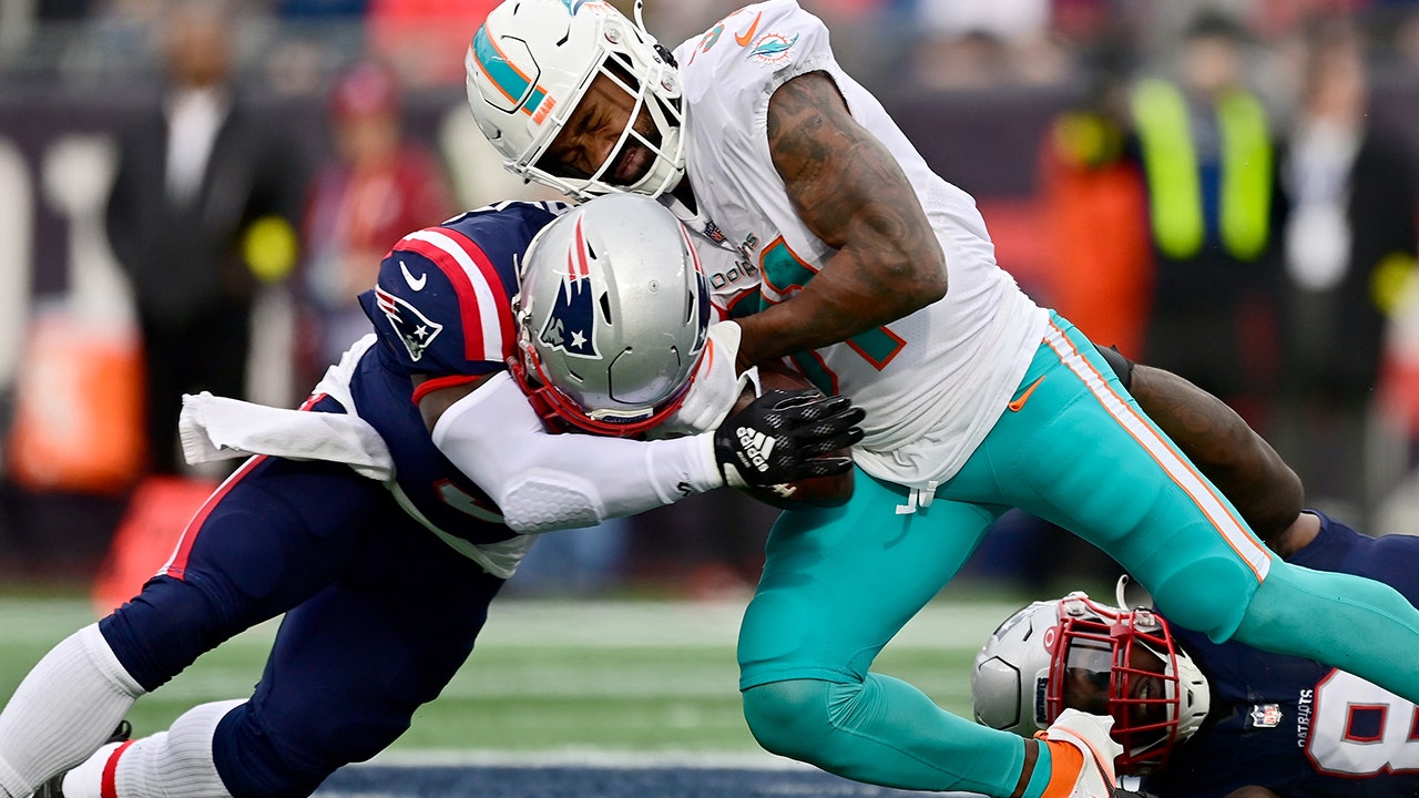 NFL officiating draws ire after Dolphins fumble taken off the