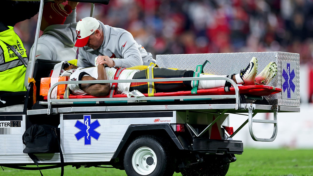 Dallas Cowboys star suffers scary looking injury in first half of