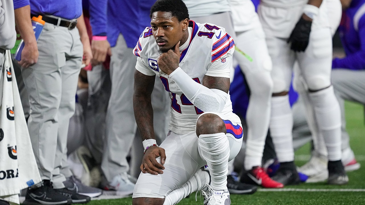 Bills' Stefon Diggs recalls feeling torn in reaction to Damar Hamlin's  on-field collapse