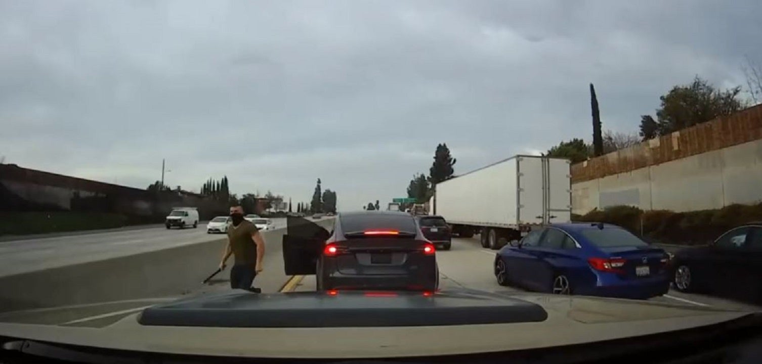 News :California Tesla driver arrested after video captures road rage attack, authorities say