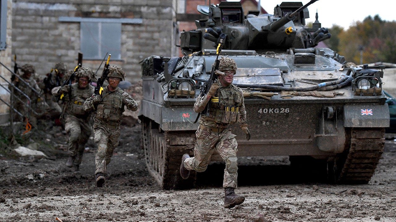 جنرال أمريكي يحذر الجيش البريطاني من أنه لم يعد من بين أعلى القوات المقاتلة في العالم: تقرير