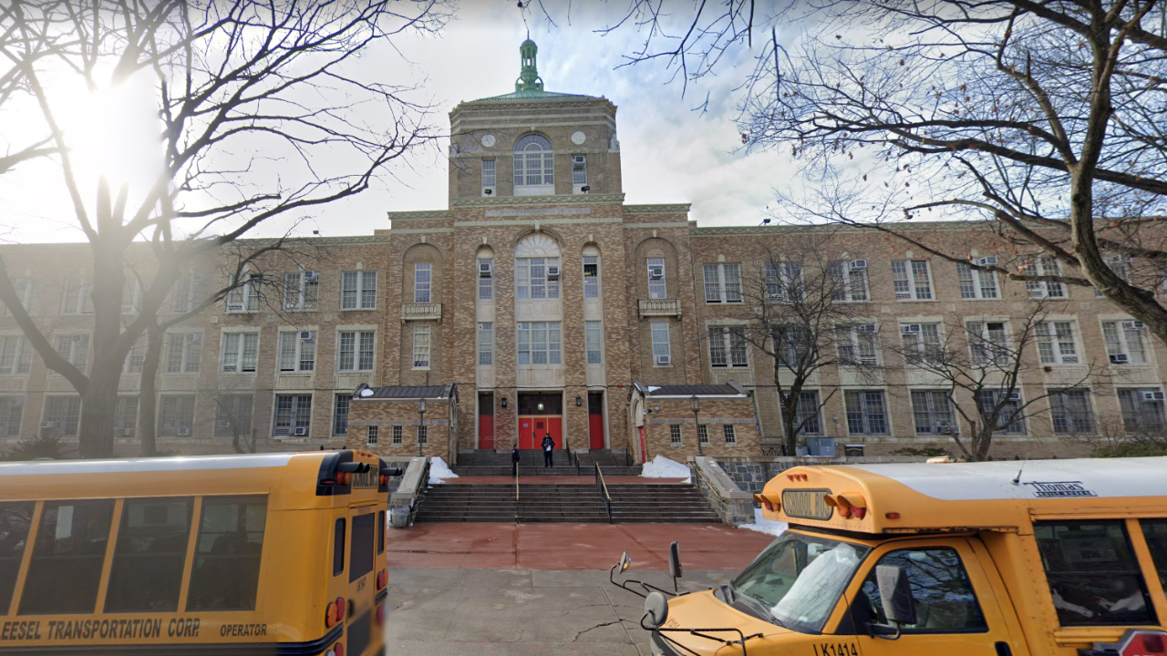 News :New York City high school principal who teaches ‘love and respect’ involved in scuffle against student: Report