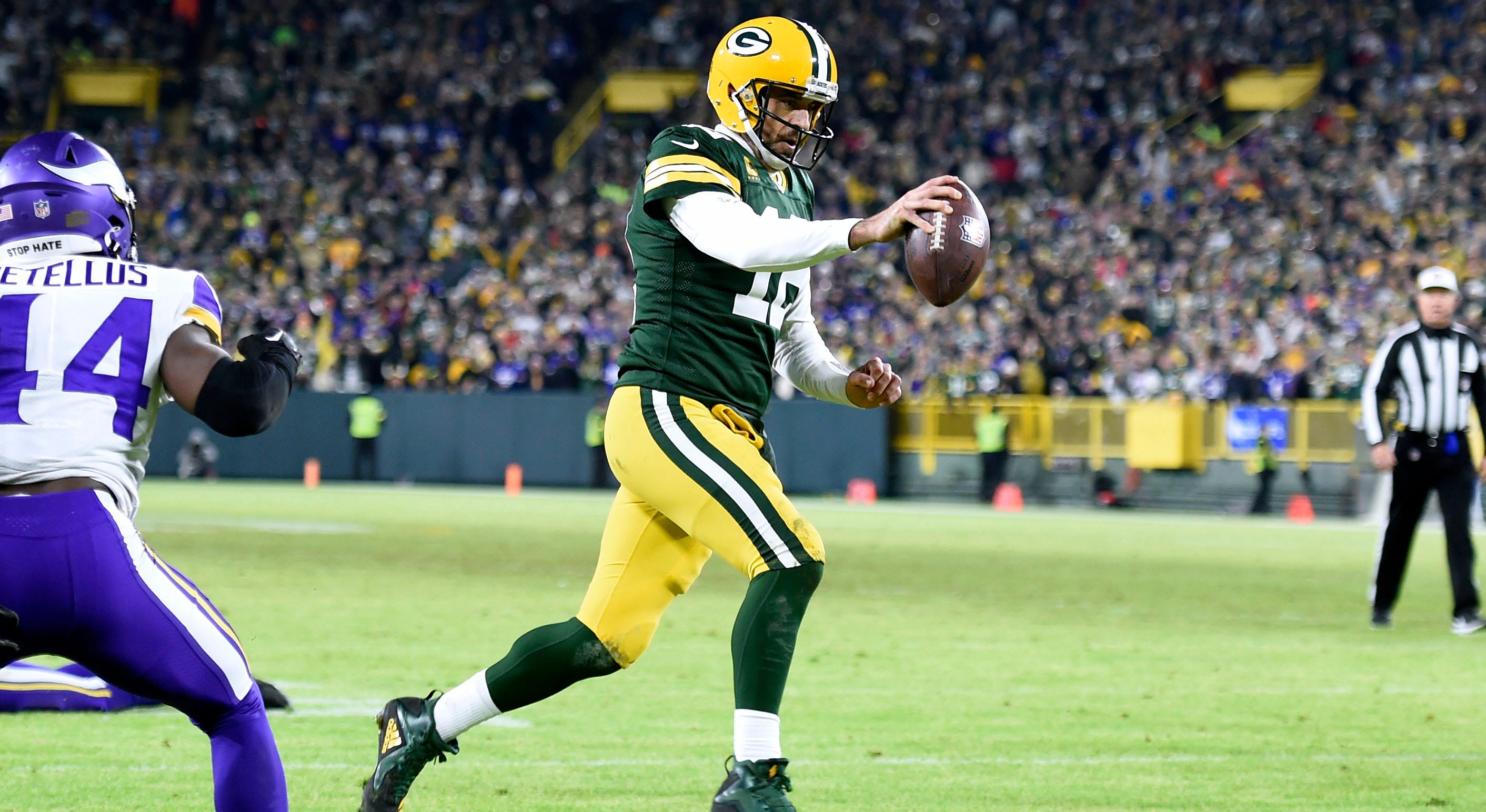 Aaron Rodgers taunts Chicago Bears fans as Green Bay Packers continue  dominance